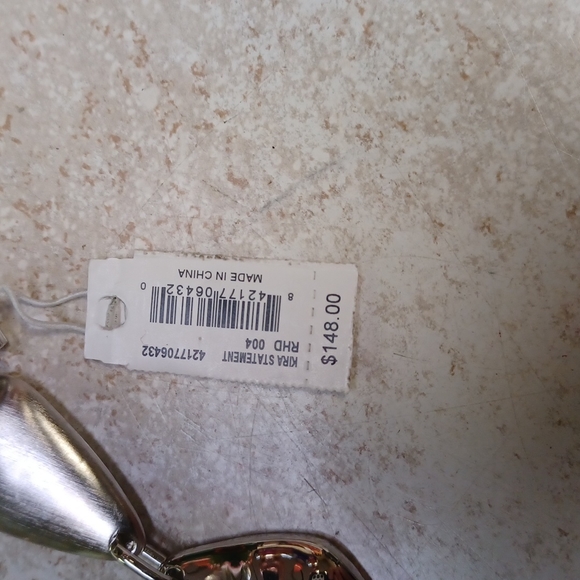 Kendra Scott Necklace - Picture 5 of 5